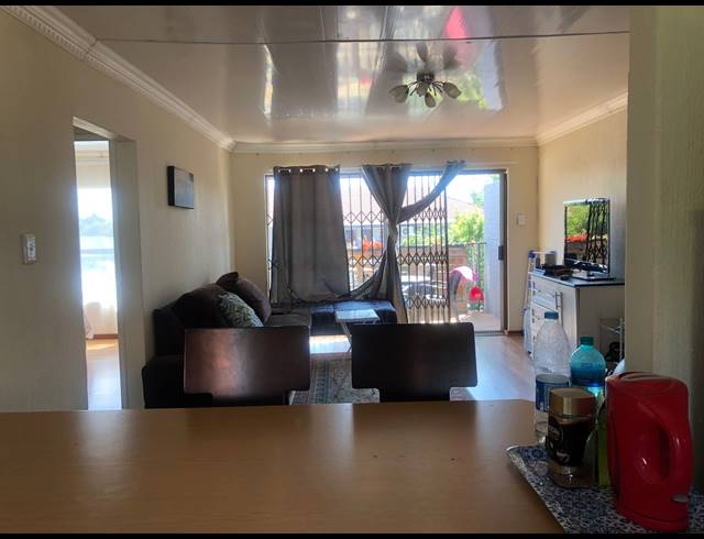 2 BEDROOM APARTMENT TO LET IN MORELETA PARK